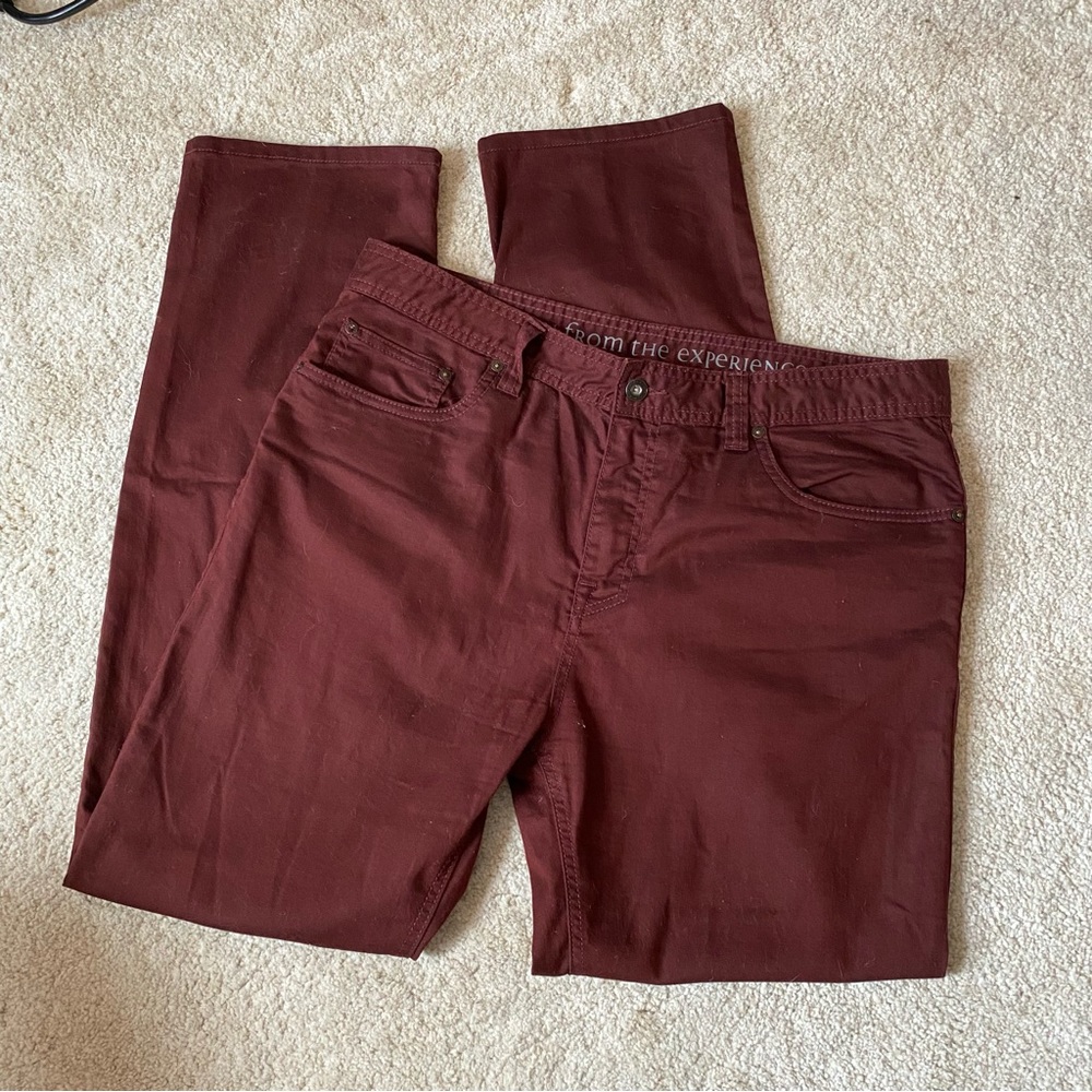 PRANA Men’s slim-fit jean-style pants trousers 36/32, beautiful burgundy maroon